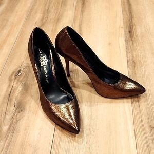 Rock & Republic Bronze Metallic Pointed Toe Stilettos 8 M,'Lizzie Gold'